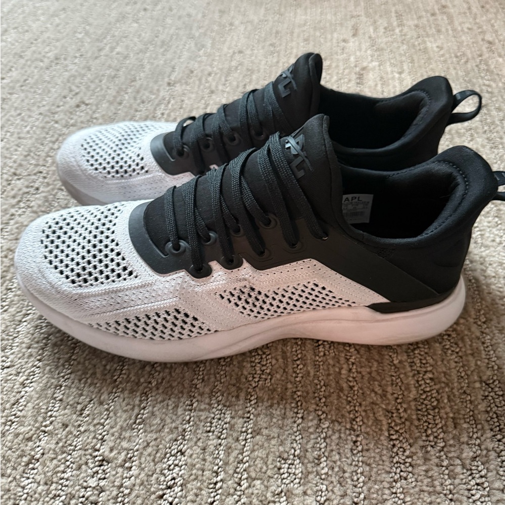 APL Black and White Techloom Tracer